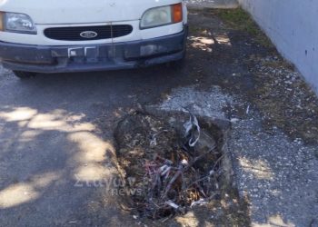 Καλαμπάκα: Όχημα έπεσε σε λακκούβα κοντά στο εκκλησάκι της Αγίας Τριάδας (ΦΩΤΟ)