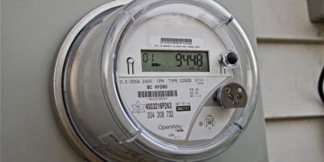 Πουλούσαν κλεμμένο ρεύμα σε γνωστές επιχειρήσεις – Πώς δρούσε το κύκλωμα που παραβίαζε ψηφιακά ρολόγια – μετρητές και στη Θεσσαλία