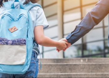 Το παιδί αλλάζει σχολείο: 5+1 τρόποι για να του κάνουμε ομαλή την μετάβαση