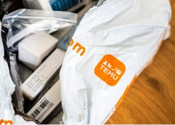 Τέλος τα «δωρεάν» πακέτα από Temu και Shein: Πώς τα 3 ευρώ γίνονται 6 και 9 σε κάθε δέμα, δείτε παραδείγματα