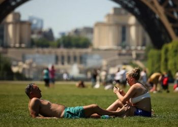 Τι συμβαίνει με τους καύσωνες στην Ευρώπη: Η πιο ζεστή άνοιξη των τελευταίων 126 ετών στη Γαλλία -Ρεκόρ θερμοκρασιών και στη Νορβηγία