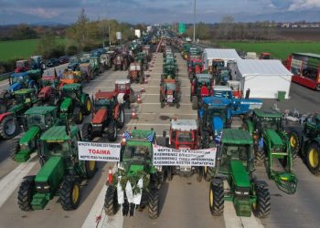 Τώρα και …θερινά μπλόκα – Οι αγρότες, μαζί και οι Τρικαλινοί, αποφάσισαν να κάνουν τριήμερες κινητοποιήσεις μέσα στην καρδιά της τουριστικής σεζόν
