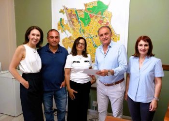Σε τρικαλινές οικογένειες το ανταποδοτικό όφελος από την ανακύκλωση ρούχων που υλοποιεί ο Δήμος Τρικκαίων