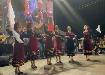Τρίκαλα: Πολυκοσμία και πλούσια γεύση παράδοσης στην έναρξη του 40ου Πανελληνίου Ανταμώματος Βλάχων (ΦΩΤΟ – ΒΙΝΤΕΟ)