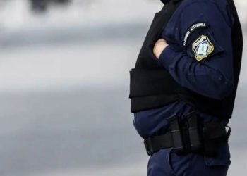 Ζευγάρι εξύβρισε και απείλησε αστυνομικό | 30χρονος πήγε στο φούρνο για ψωμί και την… έκανε με λεφτά από το ταμείο!