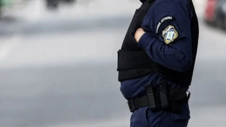 Ζευγάρι εξύβρισε και απείλησε αστυνομικό | 30χρονος πήγε στο φούρνο για ψωμί και την… έκανε με λεφτά από το ταμείο!
