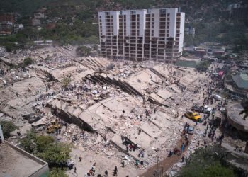 Τραγωδία βιβλικών διαστάσεων στη Βενεζουέλα: Πάνω από 900 νεκροί και 51.000 αγνοούμενοι