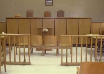 Eβαζε χέρι επί 15 χρόνια σε καταθέσεις συγγενών – Κάθειρξη 10 ετών σε πρώην ταμία τράπεζας