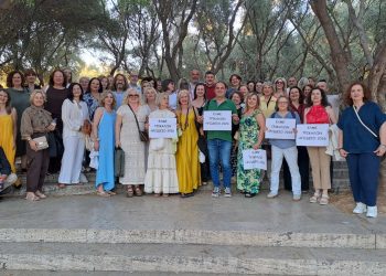 Η ΕΛΜΕ Τρικάλων στο Ηρώδειο στην παράσταση «Εκάβη–Στη σκιά της Πολιτείας» του Ευριπίδη
