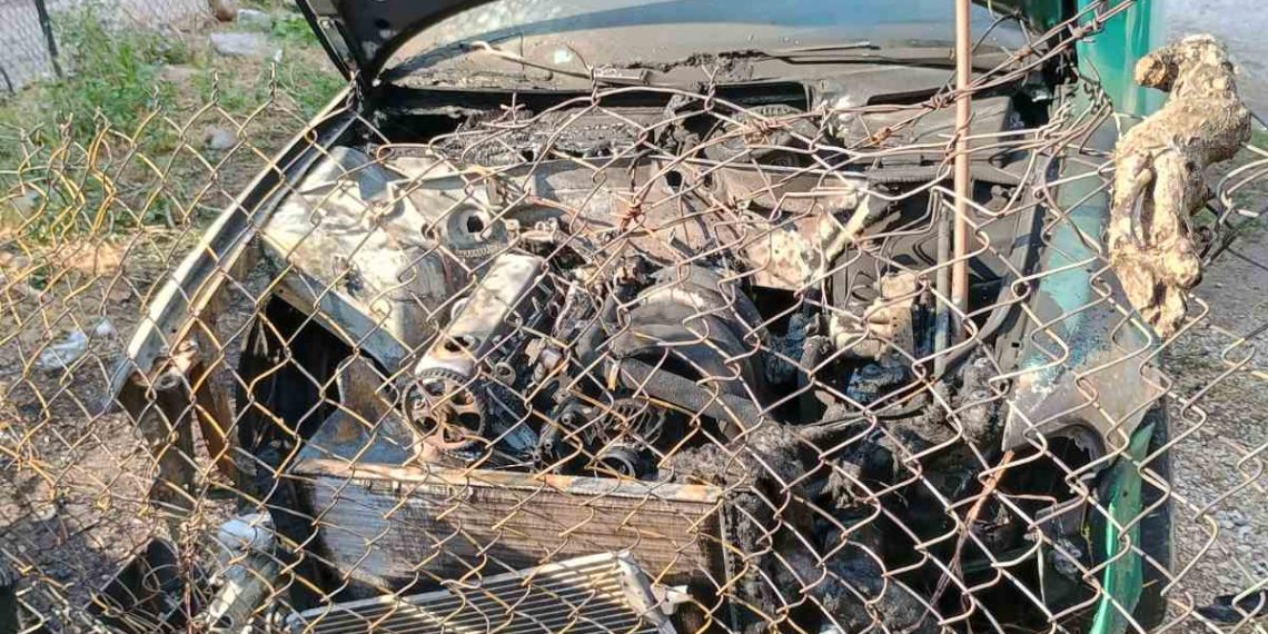 Έκρηξη τα ξημερώματα στα Τρίκαλα – Στις φλόγες αυτοκίνητο στην Ανδρούτσου με Στουρνάρα