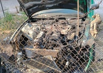 Έκρηξη τα ξημερώματα στα Τρίκαλα – Στις φλόγες αυτοκίνητο στην Ανδρούτσου με Στουρνάρα