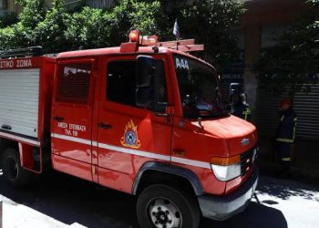 Φωτιά με υλικές ζημιές κοντά στο Τζαμί στα Τρίκαλα