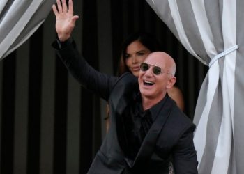Τζέφ Μπέζος: Aπό το ηλεκτρονικό εμπόριο στο σύμπαν – Ανέλαβε την κατασκευή μιας σεληνιακής βάσης