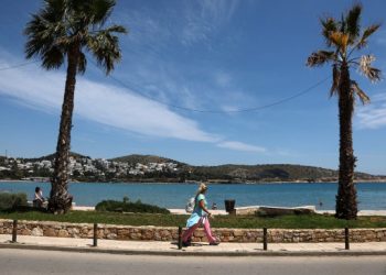 Καιρός: Στους 34 βαθμούς η θερμοκρασία την Τρίτη – Πού θα σημειωθούν μεμονωμένες καταιγίδες