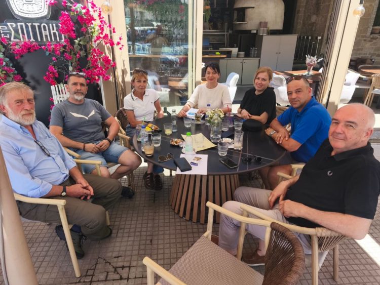 Συνάντηση της Μαρίνας Κοντοτόλη με εκπροσώπους φορέων της Πύλης για την προστασία του ορεινού όγκου και την αναθεώρηση του Χωροταξικού Πλαισίου για τις ΑΠΕ
