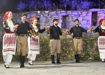 «Στιγμές Γλεντιού…» από τον Χορευτικό Όμιλο Τρικάλων