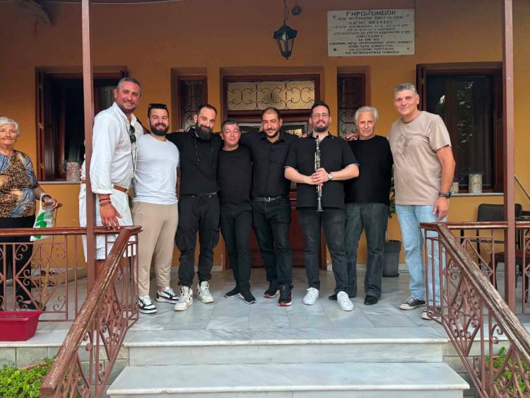 «ΜοιράΖΩμαι» αγάπη με τους ηλικιωμένους του Γηροκομείου Μεγάλων Καλυβίων