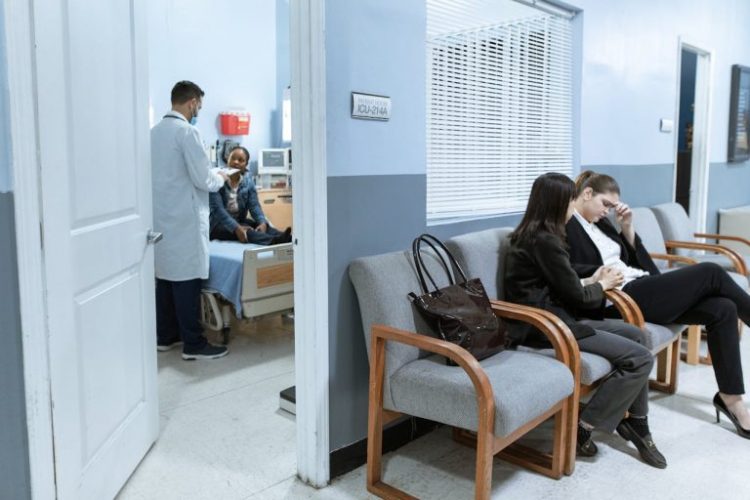 Ευρώπη: Σε ποιες χώρες οι ασθενείς περιμένουν περισσότερο για ραντεβου σε ειδικό γιατρό