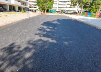 Ολοκληρώθηκε και η ασφαλτόστρωση για οχήματα στη νέα πλατεία των Τρικάλων