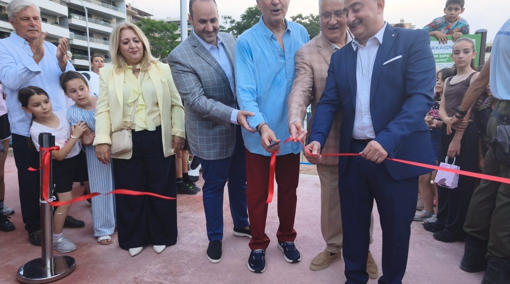 Με συνοδό τη ζωντάνια των παιδιών, εγκαινιάστηκε το κόσμημα των Τρικάλων, η “Πλατεία Στέργιου και Ζωής Σαράντη”