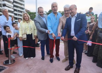 Με συνοδό τη ζωντάνια των παιδιών, εγκαινιάστηκε το κόσμημα των Τρικάλων, η “Πλατεία Στέργιου και Ζωής Σαράντη”