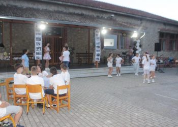 Αποχαιρέτησαν το καλοκαίρι οι μαθητές του Δημοτικού Σχολείου Παλαιομοναστήρου και καλωσόρισαν το καλοκαίρι