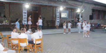 Αποχαιρέτησαν το καλοκαίρι οι μαθητές του Δημοτικού Σχολείου Παλαιομοναστήρου και καλωσόρισαν το καλοκαίρι