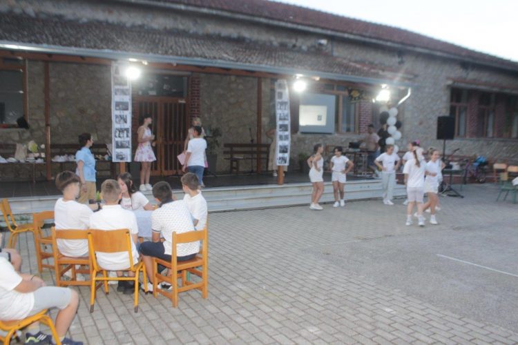 Αποχαιρέτησαν το καλοκαίρι οι μαθητές του Δημοτικού Σχολείου Παλαιομοναστήρου και καλωσόρισαν το καλοκαίρι
