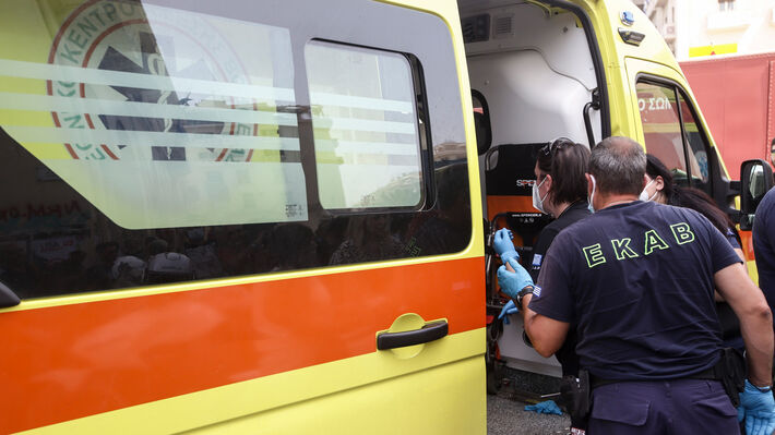 Ιερέας έπεσε από στέγη και μεταφέρθηκε σοβαρά τραυματισμένος στο Πανεπιστημιακό