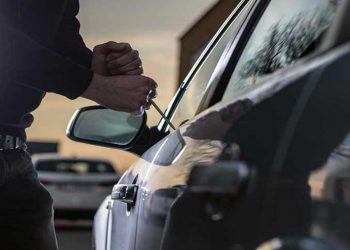 Εννέα συλλήψεις για κλοπή Ι.Χ.Φ., επικίνδυνους ελιγμούς, οδήγηση υπό μέθη, ναρκωτικά, μη έκτιση ποινής και… παράνομων ομπρελοκαθισμάτων σε παραλία