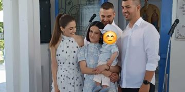 Με θαλασσινή αύρα, ευχές κι αμέτρητα χαμόγελα βάπτισαν τον μικρό Αλέξανδρο