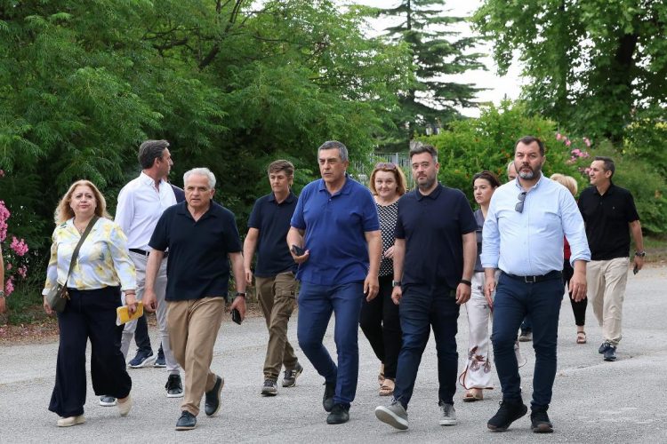 Στο Βαλτινό Τρικάλων ο Δημήτρης Κουρέτας – Στα πλάνα της Περιφέρειας η κατασκευή κλειστού γυμναστηρίου στο Λύκειο