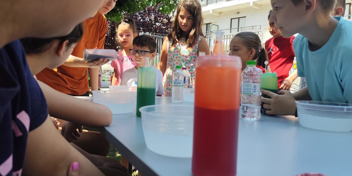 Με επιτυχία ολοκληρώθηκε το εργαστήριο «Μικροί Επιστήμονες, Μεγάλες Ιδέες» στη Βιβλιοθήκη Καλαμπάκας