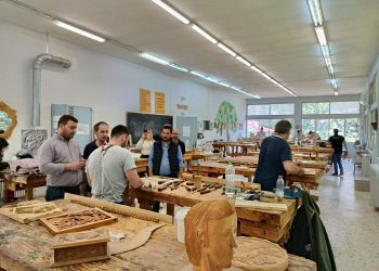 Επίσκεψη του Δημάρχου Μετεώρων Λευτέρη Αβραμόπουλου στη Σχολή Ξυλογλυπτικής Καλαμπάκας