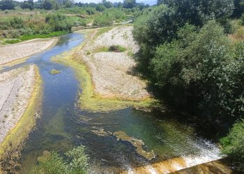 Αποκαρδιωτικές οι εικόνες από τον Πηνειό στα Τρίκαλα: Εμφανής η πτώση της ροής του, δείτε φωτογραφίες