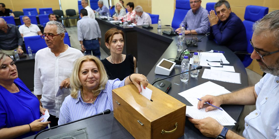 Το νέο προεδρείο του Περιφερειακού Συμβουλίου και τα μέλη της Περιφερειακής Επιτροπής – Πρωτιά για την Χρ. Ντιντή – Τι έκαναν Αθ. Ξάφος & Ντ. Μπάρδας – Τι ψήφισε ο Θ. Τσιάρας (ΦΩΤΟ)