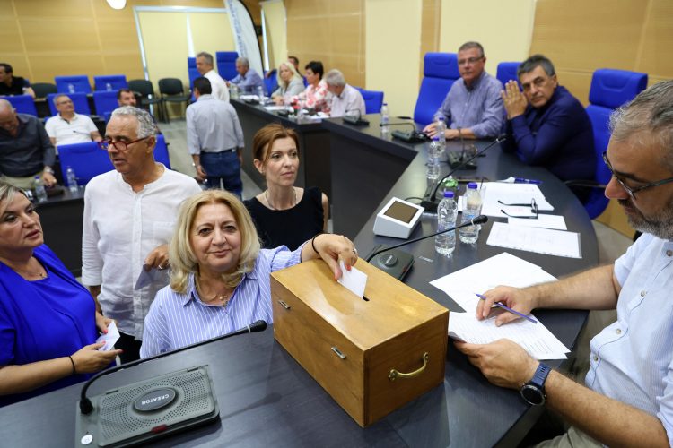 Το νέο προεδρείο του Περιφερειακού Συμβουλίου και τα μέλη της Περιφερειακής Επιτροπής – Πρωτιά για την Χρ. Ντιντή – Τι έκαναν Αθ. Ξάφος & Ντ. Μπάρδας – Τι ψήφισε ο Θ. Τσιάρας (ΦΩΤΟ)