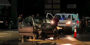 Δείτε φωτογραφίες: Σφοδρό τροχαίο τα μεσάνυχτα – Αγροτικό συγκρούστηκε με αυτοκίνητο – Τραυματίστηκε μια κοπέλα