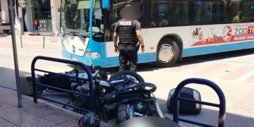 Μηχανές συγκρούστηκαν στο κέντρο της Λάρισας – Αστυνομικός της ΔΙΑΣ με δικυκλιστή (φωτο)  