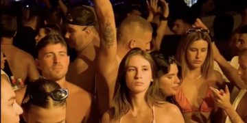 Διασκέδαση, χορός, θάλασσα και όμορφες καλοκαιρινές στιγμές στα Beach Bar των παραλίων της Λάρισας (βίντεο)