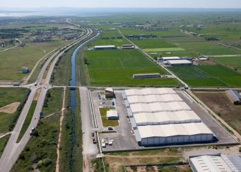 Γιατί οι “μεγάλοι” του κάμπου έβαλαν “οροφή” στη ΔΕΛΤΑ που ψάχνει αγοραστή – Τα αδέρφια Σαράντη και το χάσμα των 100 εκ. ευρώ 