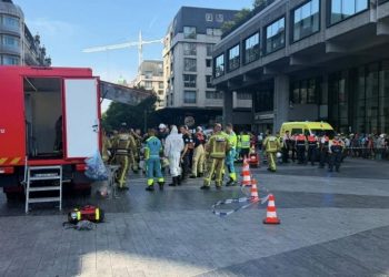 Φωτιά σε φρεάτιο ασανσέρ σε ουρανοξύστη στις Βρυξέλλες: Αναφορές για νεκρούς και αγνοούμενους
