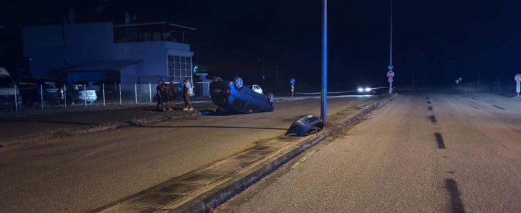Περιφερειακός Πατουλιάς: ΙΧΕ με τον “ουρανό” ανάποδα | Φύλακα – Άγγελο είχε ο νεαρός οδηγός