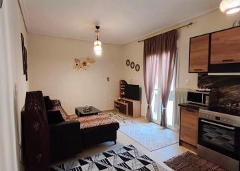 Προς ενοικίαση, ανακαινισμένο κι εξοπλισμένο, διαμέρισμα 1ου ορόφου στην “καρδιά” των Τρικάλων (ΦΩΤΟ)