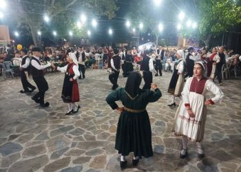 Το αυθεντικό παραδοσιακό Πανηγύρι της Αγίας Παρασκευής στο Ρίζωμα Τρικάλων (ΦΩΤΟ)