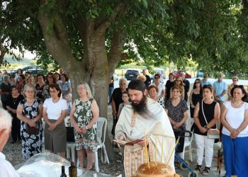 Με θρησκευτική κατάνυξη ο εορτασμός των Αγίων Αναργύρων στην Κρήνη Τρικάλων (ΦΩΤΟ – ΒΙΝΤΕΟ)
