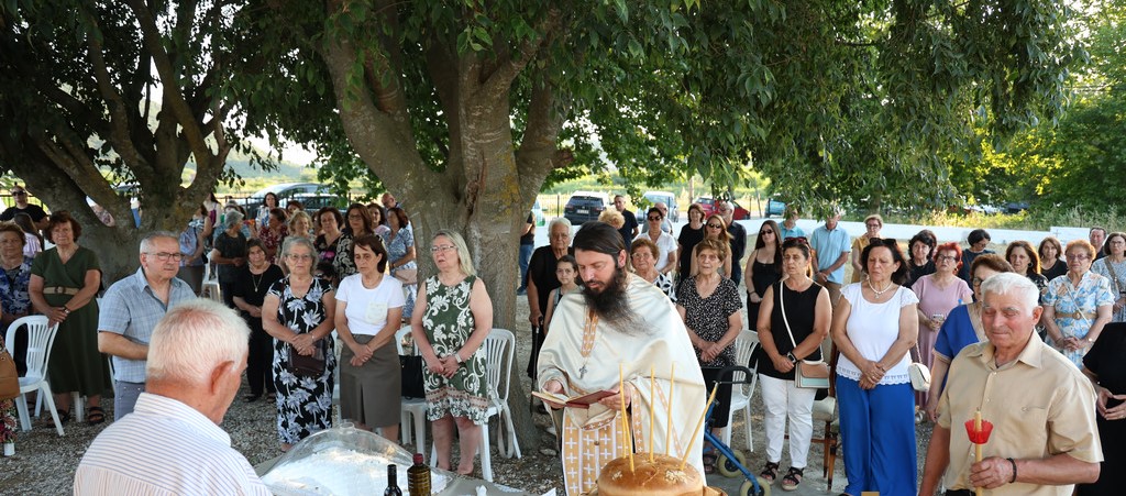 Με θρησκευτική κατάνυξη ο εορτασμός των Αγίων Αναργύρων στην Κρήνη Τρικάλων (ΦΩΤΟ – ΒΙΝΤΕΟ)