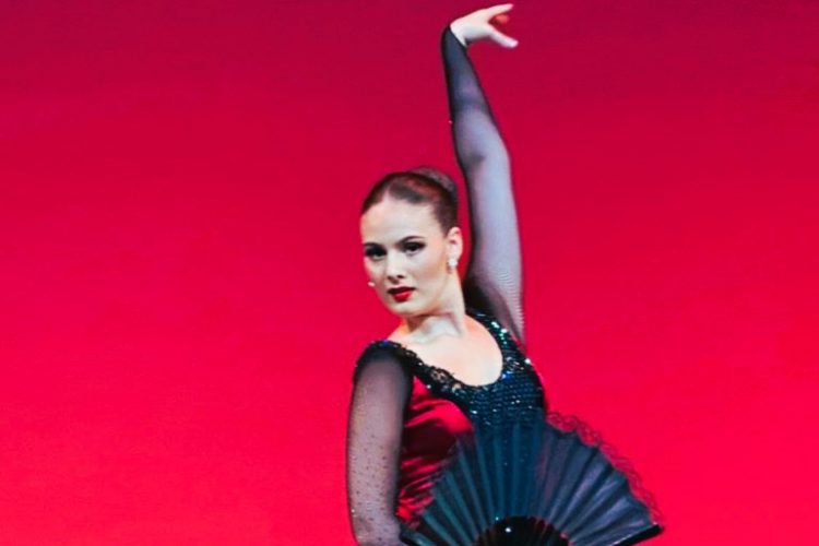 Η 17χρονη Καλαμπακιώτισσα Βάλια Λάιου κέρδισε τα βλέμματα στο Ballet Gala του ιστορικού Festspielhaus Baden-Baden (ΦΩΤΟ)
