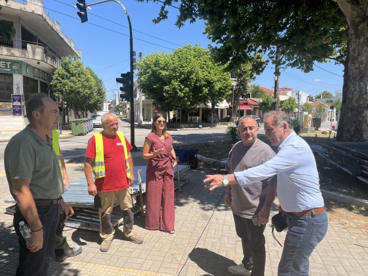 Αυτοψία Σακκά στην έναρξη εργασιών για την ανάπλαση της πλατείας Μητροπάνου – δωρεά της γαλακτοβιομηχανίας «ΟΜΗΡΟΣ»