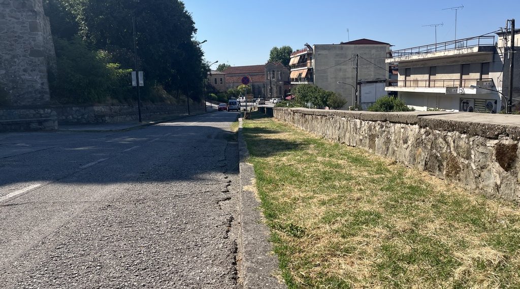 Συνεχίζεται ο καθαρισμός και ο ευπρεπισμός χώρων πρασίνου σε άλλες 3 περιοχές στα Τρίκαλα